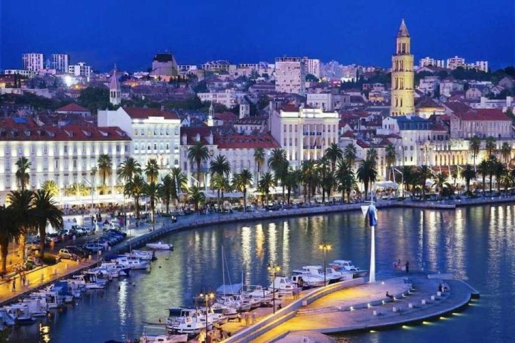Beach Apartment Summertime Split Bagian luar foto